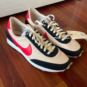 NEW Womens Nike Daybreak Sneakers Size 10